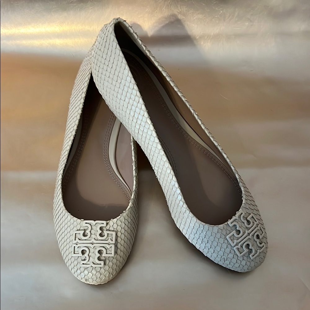 Tory Burch White Leather Perforated Loafers